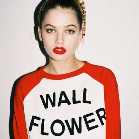 23张高清氛围感欧美女生头像 气质感直接拉满