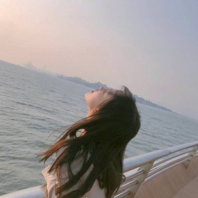 34张高清好看的女生唯美海边QQ头像合集