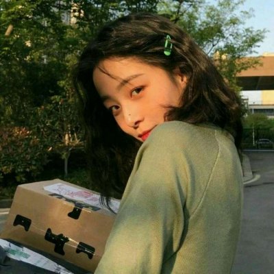 超好看的绿色系女生QQ头像 9张高清个性图分享