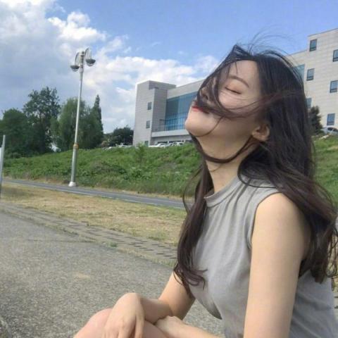 24张高清安静伤感唯美女生头像合集