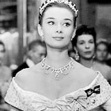 奥黛丽·赫本的优雅永不过时