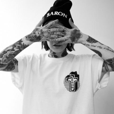 纹身女生微信头像来啦！19张高清好看的纹身女孩头像合集