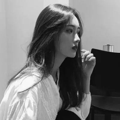 28张霸气又带点伤感的黑白女生头像 高清好看