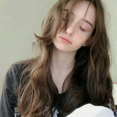 24张高清高傲感欧美范女生头像 适配微信头像超好看