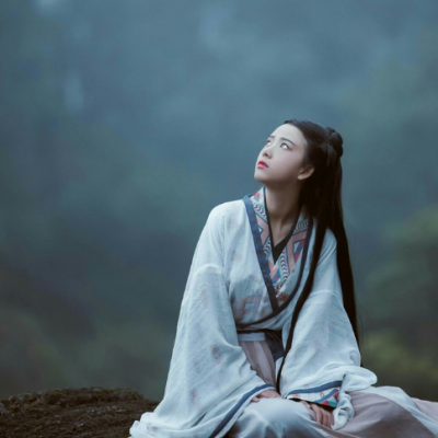 25张高清好看的女生古风真人头像合集