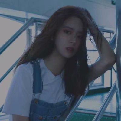 12张高清蓝色系女生头像 氛围感拉满超有意境