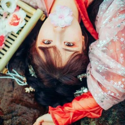 18张高清氛围感拉满的女生古风意境头像