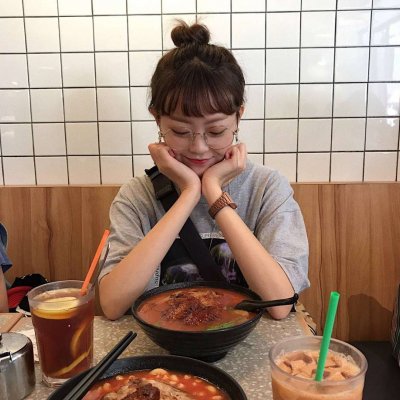 12张高清时尚女孩头像 好看又耐看的女生头像合集