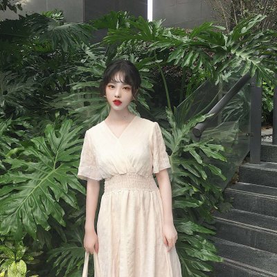 34张高清霸气女生绿色头像 真人款超好看