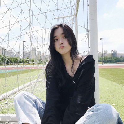 34张高清霸气女生绿色头像 真人款超好看