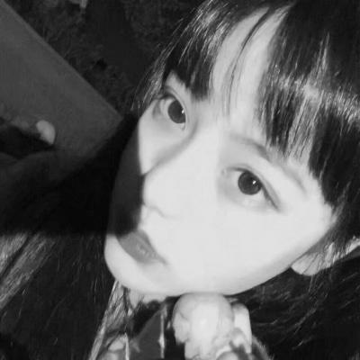 18张高清伤感高冷黑白女生头像 个性氛围感拉满
