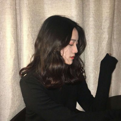 QQ伤感女生颓废头像合集 19张高清时尚素材来啦