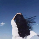 21张高清唯美长发女生背影QQ头像合集