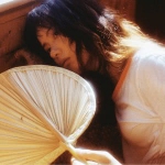 拿蒲扇女生头像分享，单张高清素材可直接取用