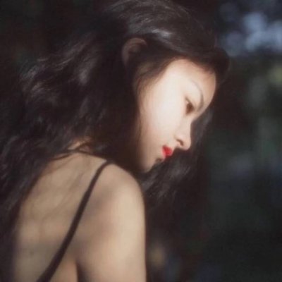 当下超火的时尚潮流女生头像 18张高清图合集