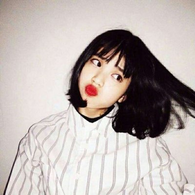 24张高清高冷霸气短发女生头像合集