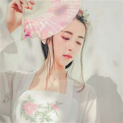 18张高清氛围感拉满的女生古风意境头像