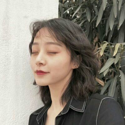 19张高清好看的社会风短发女生头像合集