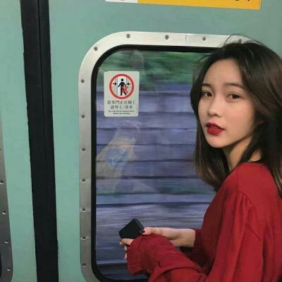 19张高清个性美女头像合集 好看的女生头像素材大全