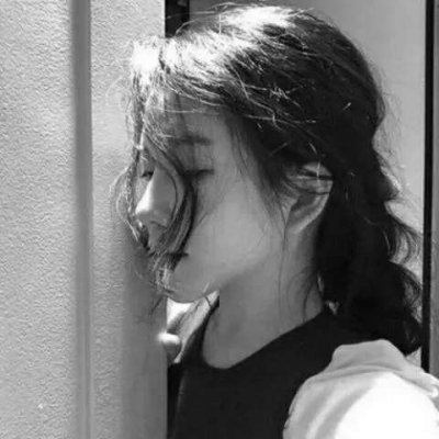 20张高清女生伤感黑白QQ头像 氛围感拉满