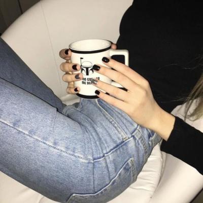 露肩锁骨的骚气女生头像合集 22张性感女头分享
