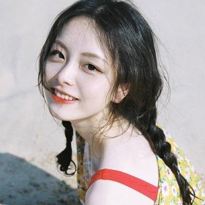 17张高清好看的红色系女生唯美头像合集