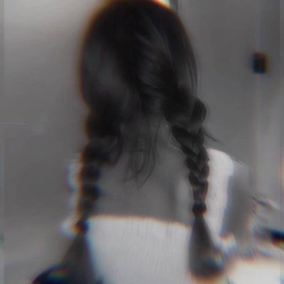 36张高清高冷孤傲黑白女生头像合集