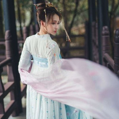18张高清伤感古风女生头像 氛围感拉满