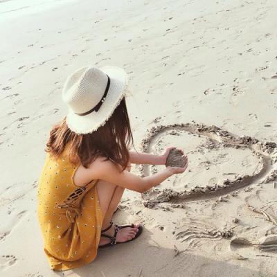 女生海边背影微信头像 28张高清唯美大图合集