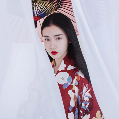 25张高清好看的女生古风真人头像合集