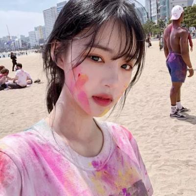 27张高清时尚清新女生头像 个性氛围感拉满