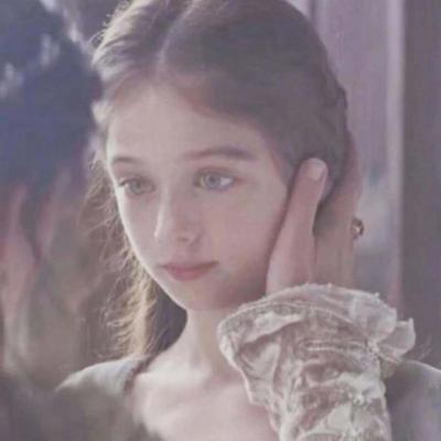 18张高清欧美范个性女生头像 颜值氛围感拉满