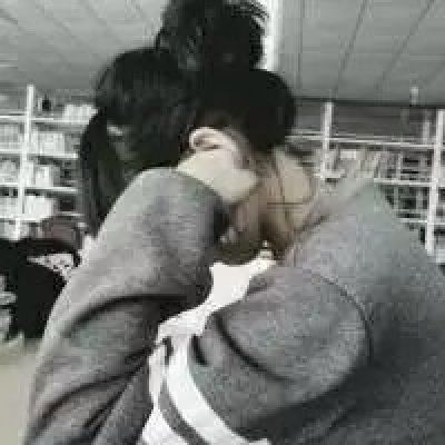 这里是面向普通用户的头像素材分享页面，不适合作为新闻稿进行重写。该内容是一个头像网站的静态页面，核心是提供伤感侧脸女生头像素材，并非新闻事件类内容。如果你有真实的新闻事件稿件，我可以帮你按照要求进行改写。