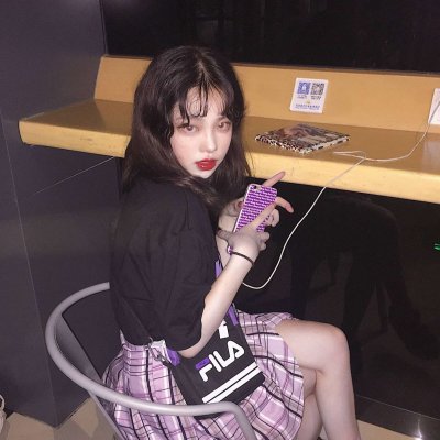 28张高清个性紫色女生头像 氛围感拉满