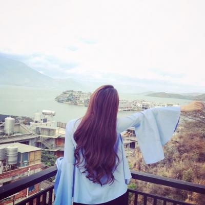 21张高清唯美长发女生背影QQ头像合集