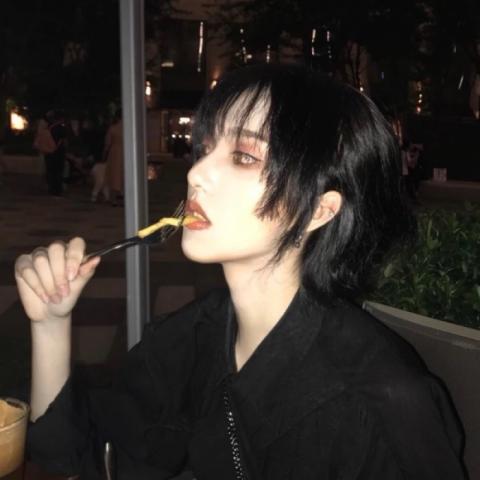 21张高清霸气时尚女生头像合集