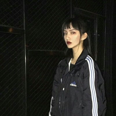 25张高清好看的非主流黑暗系女生头像合集