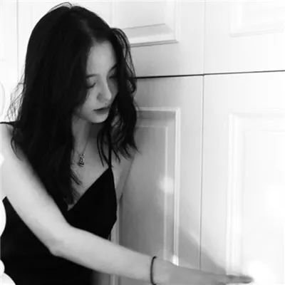 28张霸气又带点伤感的黑白女生头像 高清好看