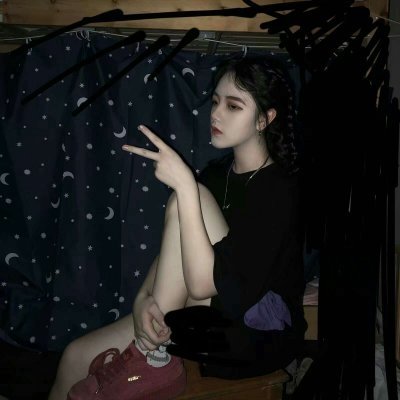 超酷真人黑色系女生头像 25张高清质感图分享