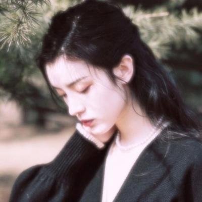 16张高清朦胧感女生头像合集 氛围感拉满的女生头像素材
