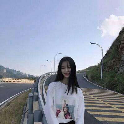 13张高清女生高冷霸气侧脸头像 氛围感拉满