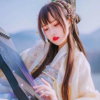 25张高清好看的女生古风真人头像合集