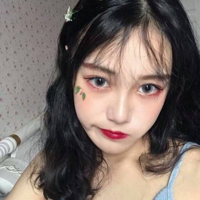 当下超火的时尚潮流女生头像 18张高清图合集