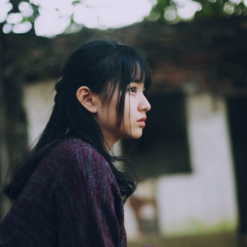 # 9张高清唯美清纯女生头像 氛围感拉满的女生头像合集