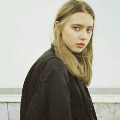 24张高清欧美酷飒女生头像 氛围感拉满