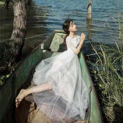 28张白裙女生唯美微信头像 高清好看直接用