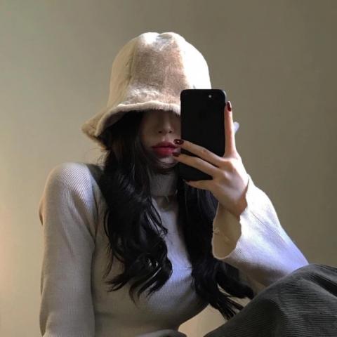 24张霸气御姐风女生头像 高清好看适合当微信头像