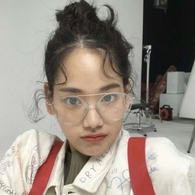 12张清新感拉满！女生丸子头侧脸微信头像合集