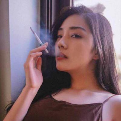 女生抽烟伤感QQ头像合集 19张高清意境感拉满