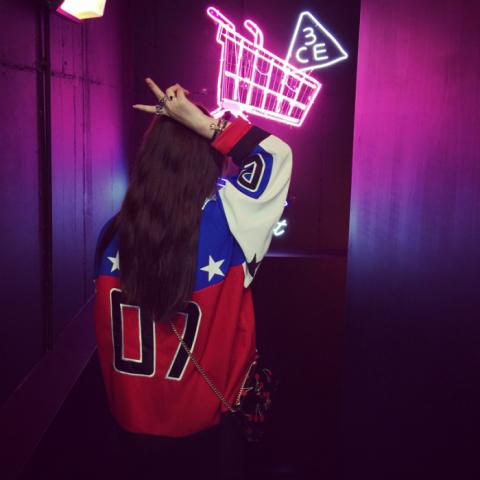 20张高清好看的微信美女时尚背影头像合集